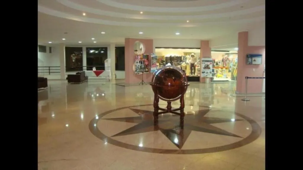 Golden Dolphin Grand Hotel Caldas Novas 4*,
